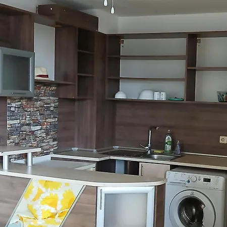 בית אירוח Private Bedroom, Kitchen And Balcony *